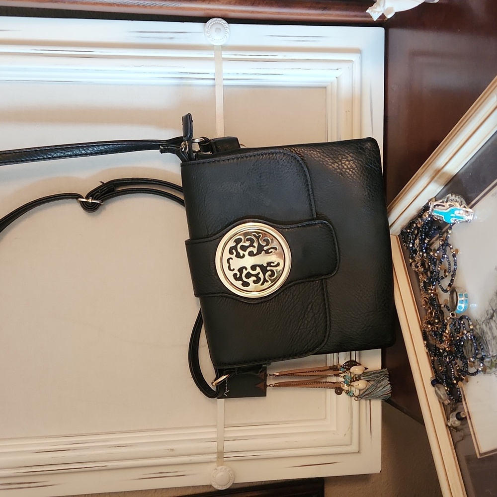 Calista Crossbody purse Size: 8" (w) x 7.5" (h)